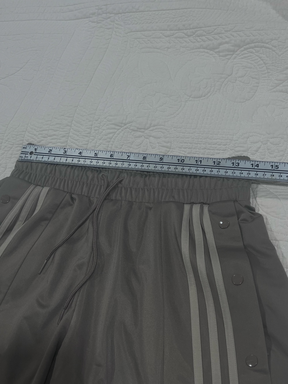 ADIDAS Adibreak shorts in Chalky Taupe Brown Breakaway shorts. size Medium - Picture 9 of 15